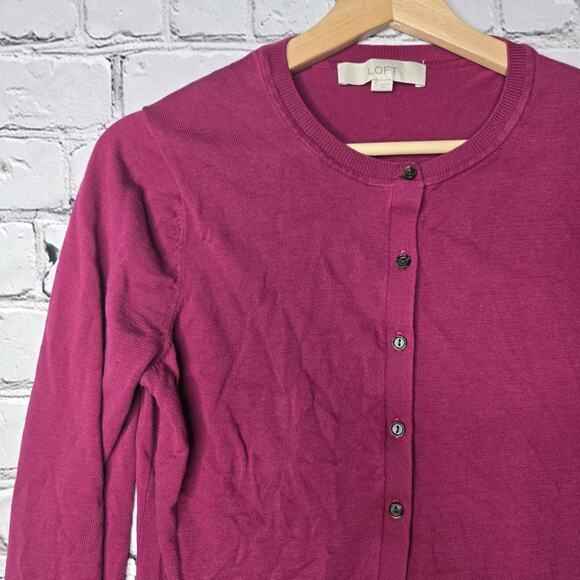 Loft Magenta Purple 100% Cotton Small Button Crew Neck Cardigan Sweater Size Med - Picture 4 of 11